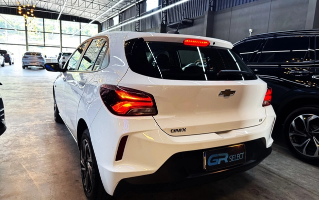 imagem-https://www.socarrao.com.br/sc-vehicle-images-prod/930509/1773510623497-003_034b2913549f8b6494a1519f428db8a0.jpg