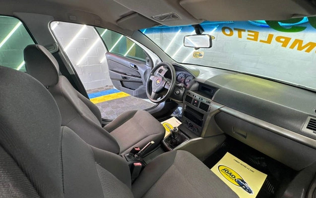 imagem-https://www.socarrao.com.br/sc-vehicle-images-prod/930522/1786810787249-gb-a741bc6.jpeg