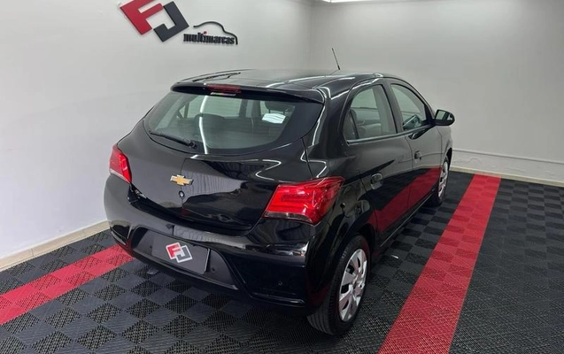 imagem-https://www.socarrao.com.br/sc-vehicle-images-prod/932298/1788270163840-7855803_0_B_5b9b74009a.jpeg