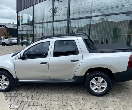 Renault Duster Oroch 2021 Prata — foto 1 de 3