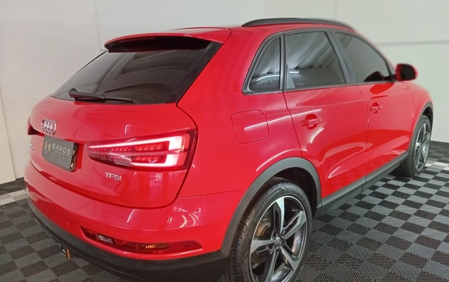 imagem-https://www.socarrao.com.br/sc-vehicle-images-prod/933479/1773670081238-2Rmar0vuDBvnrjysQIo9UTGr0877xxTH.jpg