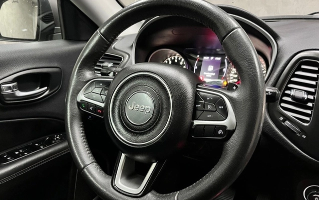 imagem-https://www.socarrao.com.br/sc-vehicle-images-prod/933585/1788286981494-7c28859d-dca4-46c8-981b-d30b4ea4830b.jpg
