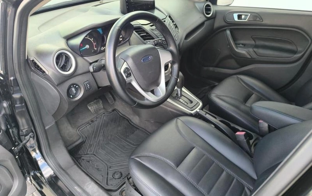 imagem-https://www.socarrao.com.br/sc-vehicle-images-prod/933751/1789222373221-7858792_19_B_8c42c8999b.jpeg