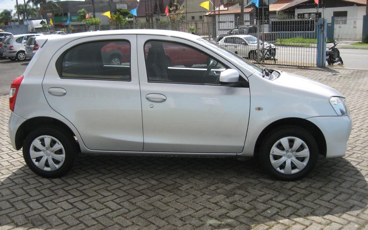 imagem-https://www.socarrao.com.br/sc-vehicle-images-prod/934384/1773688651105-SU1HXzE3NzkuSlBH.JPG