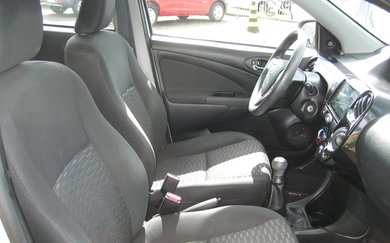 imagem-https://www.socarrao.com.br/sc-vehicle-images-prod/934384/1773688651791-SU1HXzE3OTIuSlBH.JPG