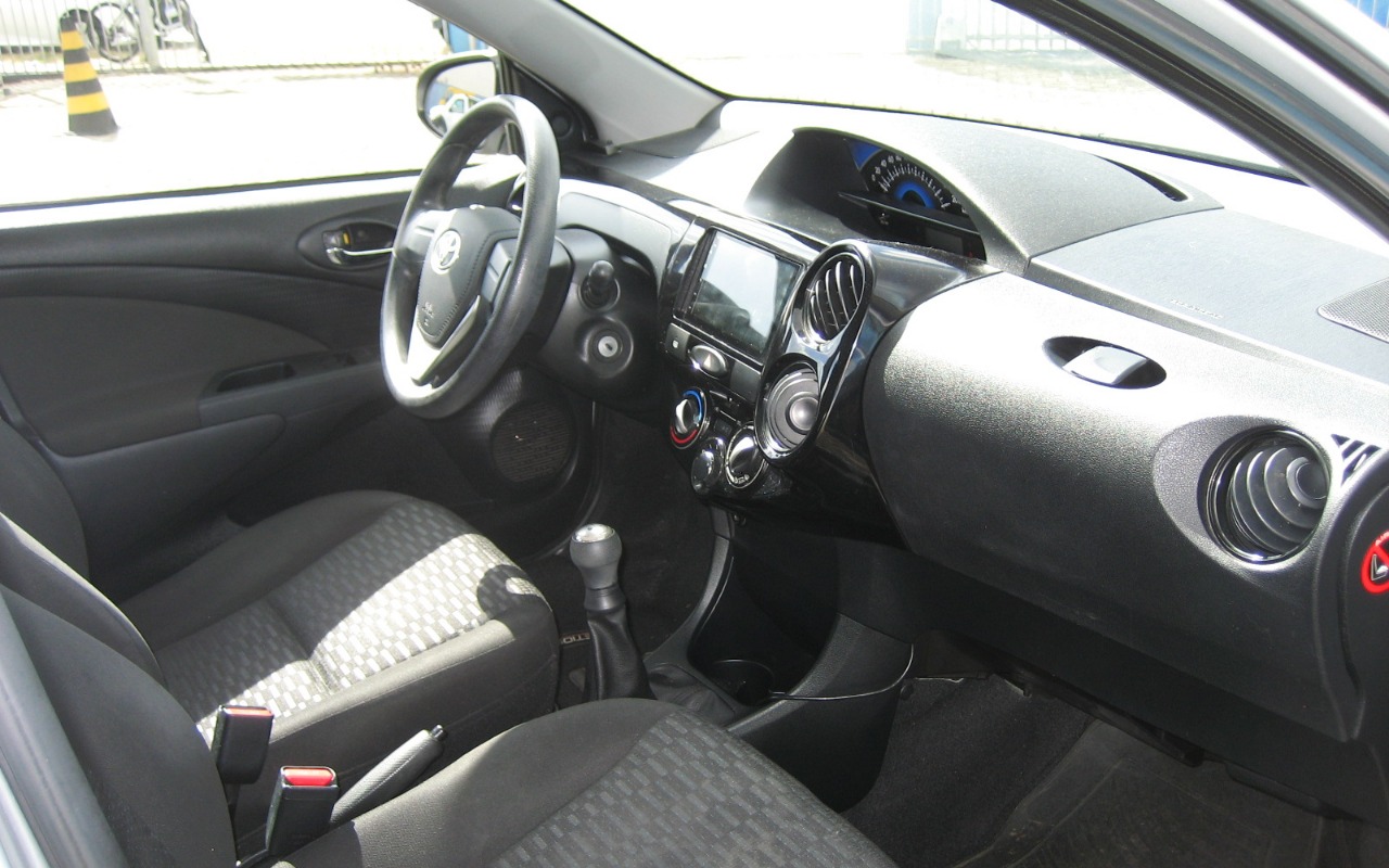 imagem-https://www.socarrao.com.br/sc-vehicle-images-prod/934384/1773688651915-SU1HXzE3OTEuSlBH.JPG