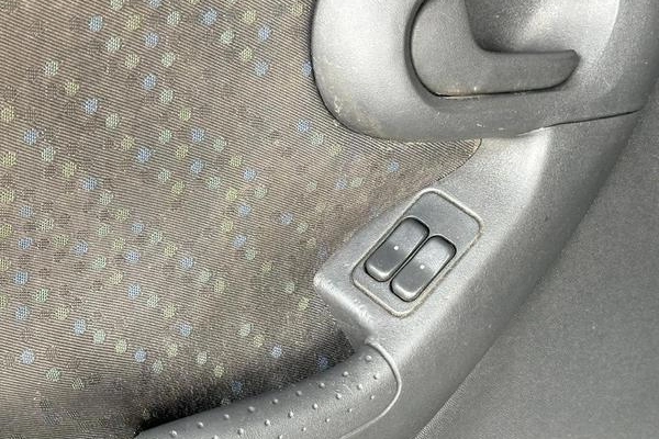 imagem-https://www.socarrao.com.br/sc-vehicle-images-prod/934683/1788188210218-7725354_15_B_b962d9aaa3.jpeg