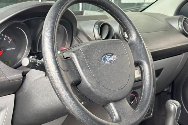 imagem-https://www.socarrao.com.br/sc-vehicle-images-prod/934708/1788189335582-7442503_10_B_6c7bde965f.jpeg