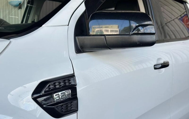 imagem-https://www.socarrao.com.br/sc-vehicle-images-prod/934718/1788197850395-7602118_6_B_58f61985fb.jpeg