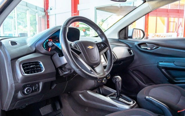 imagem-https://www.socarrao.com.br/sc-vehicle-images-prod/935053/1773691792050-ubsHyNoghItjtSTHYWesFrFHX32OnKp2.jpg