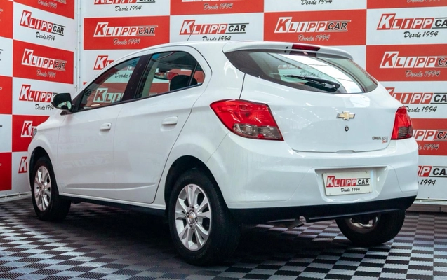 imagem-https://www.socarrao.com.br/sc-vehicle-images-prod/935053/1773691792058-ciFcNxQxwrY9DiDxGtxWD69CALIbYO7X.jpg