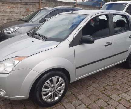 Ford Fiesta Sed. 1.6 8V Flex 4p 2010 Prata — foto 1 de 3