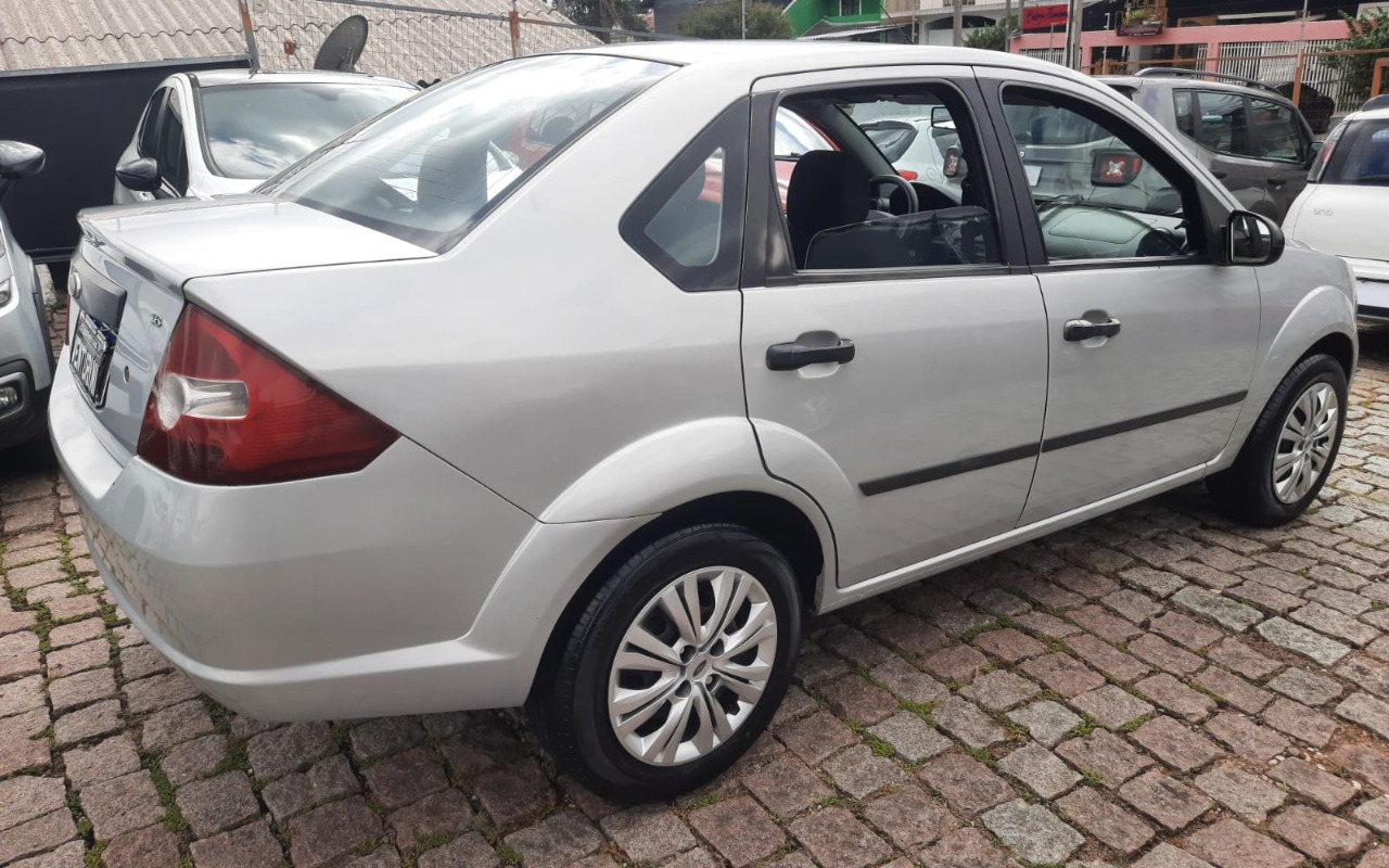imagem-https://www.socarrao.com.br/sc-vehicle-images-prod/935324/1773694591137-SU1HLTIwMjYwMzE2LVdBMDAyMi5qcGc.jpg