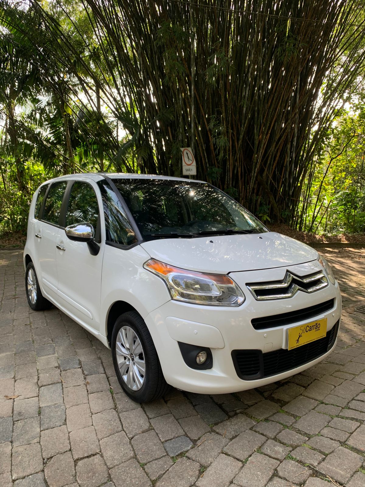 Citroën C3 Picasso Exclusive 1.6 Flex 16V 5p Mec na cor Branco em Joinville / SC - 9360