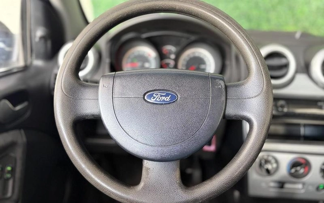 imagem-https://www.socarrao.com.br/sc-vehicle-images-prod/936282/1779490007400-7862390_9_B_8933ec0aef.jpeg