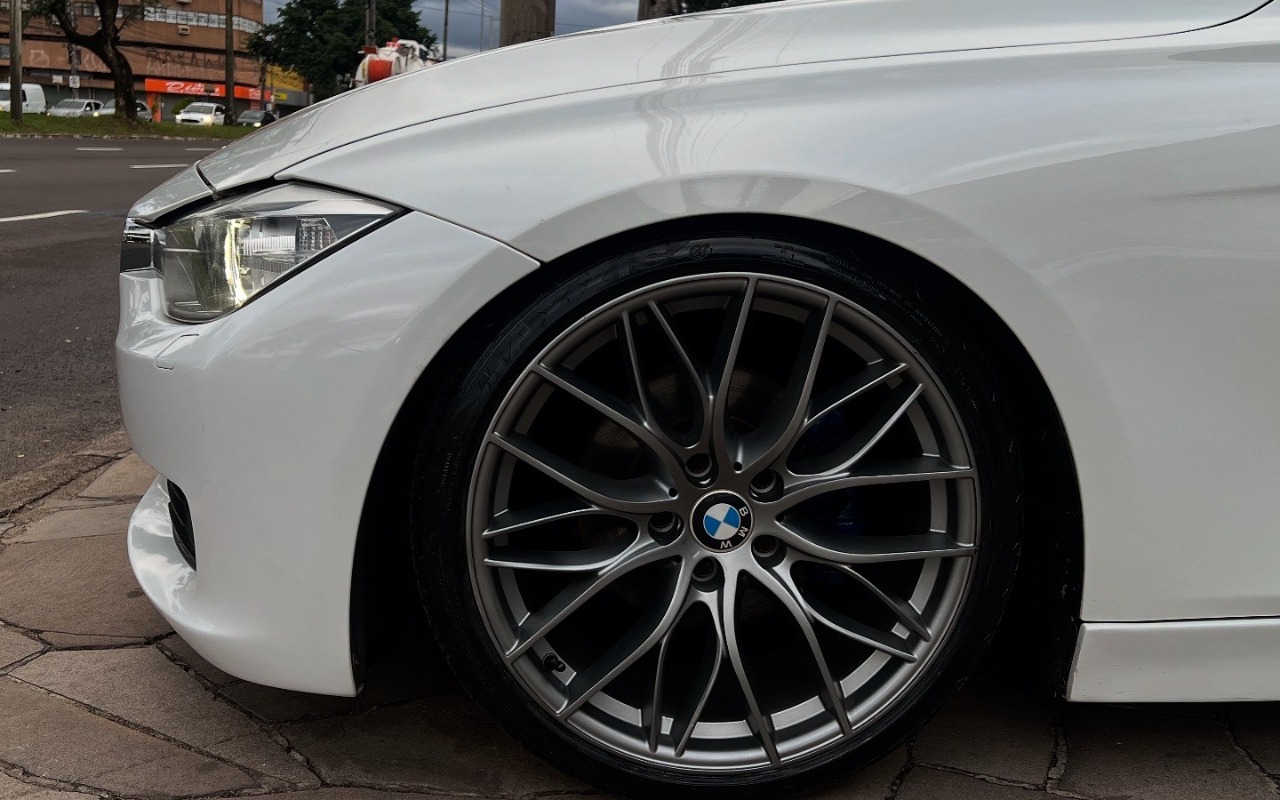 imagem-https://www.socarrao.com.br/sc-vehicle-images-prod/936507/1773750594258-ODNCOTQ3NTQtQ0MwMy00NDcxLUEyRkItRTYxRTlERDM2ODI2LkpQRw.JPG