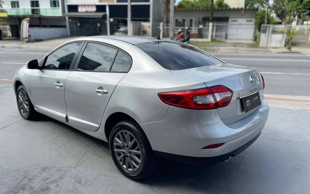 imagem-https://www.socarrao.com.br/sc-vehicle-images-prod/936674/1773752349341-b740d0abab1a47bcb6fd43aa37adb69b_1773751878609.jpeg