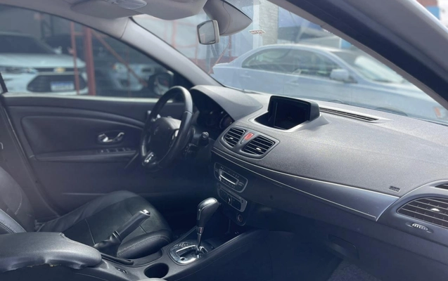 imagem-https://www.socarrao.com.br/sc-vehicle-images-prod/936674/1773752349343-8b319dd8a9be4b8fb7fcf7e6d5c147c5_1773751879418.jpeg