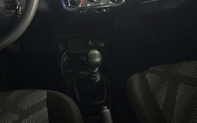 imagem-https://www.socarrao.com.br/sc-vehicle-images-prod/937519/1777921784253-a6t2XF6b9sv5iLcEzaDf5cfef97wgpYe.jpg
