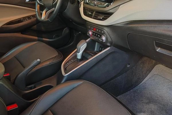 imagem-https://www.socarrao.com.br/sc-vehicle-images-prod/937774/1789129093041-7903213_20_B_37126b772b.jpeg