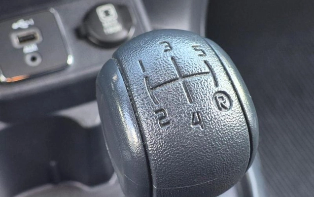 imagem-https://www.socarrao.com.br/sc-vehicle-images-prod/937928/1785951224287-7903432_14_B_f00a65274f.jpeg