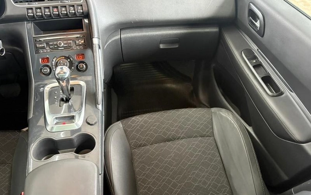imagem-https://www.socarrao.com.br/sc-vehicle-images-prod/938880/1790252944703-7706440_13_B_5f7755f53b.jpeg