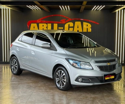 Chevrolet Onix 2015 Prata — foto 1 de 3