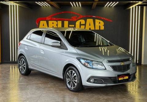 Chevrolet Onix 2015 Prata — foto 1 de 3