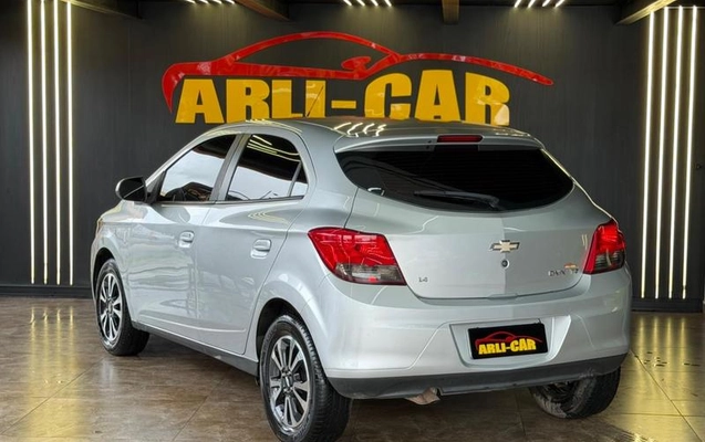 imagem-https://www.socarrao.com.br/sc-vehicle-images-prod/938910/1787151441871-7889925_0_B_9160b46fdb.jpeg