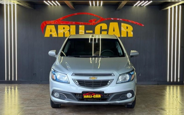 imagem-https://www.socarrao.com.br/sc-vehicle-images-prod/938910/1787151441871-7889925_7_B_feb2b71c66.jpeg