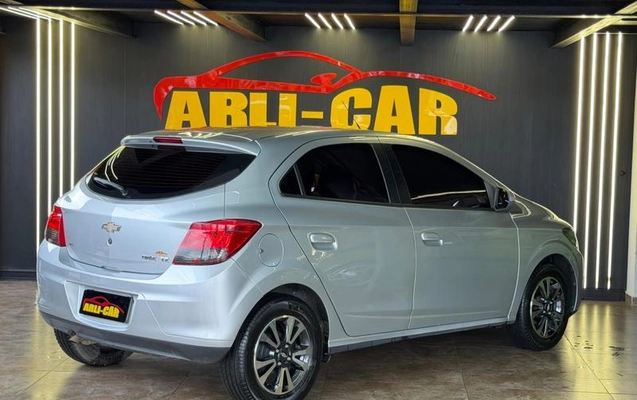 imagem-https://www.socarrao.com.br/sc-vehicle-images-prod/938910/1787151441872-7889925_4_B_c8da7f09e7.jpeg