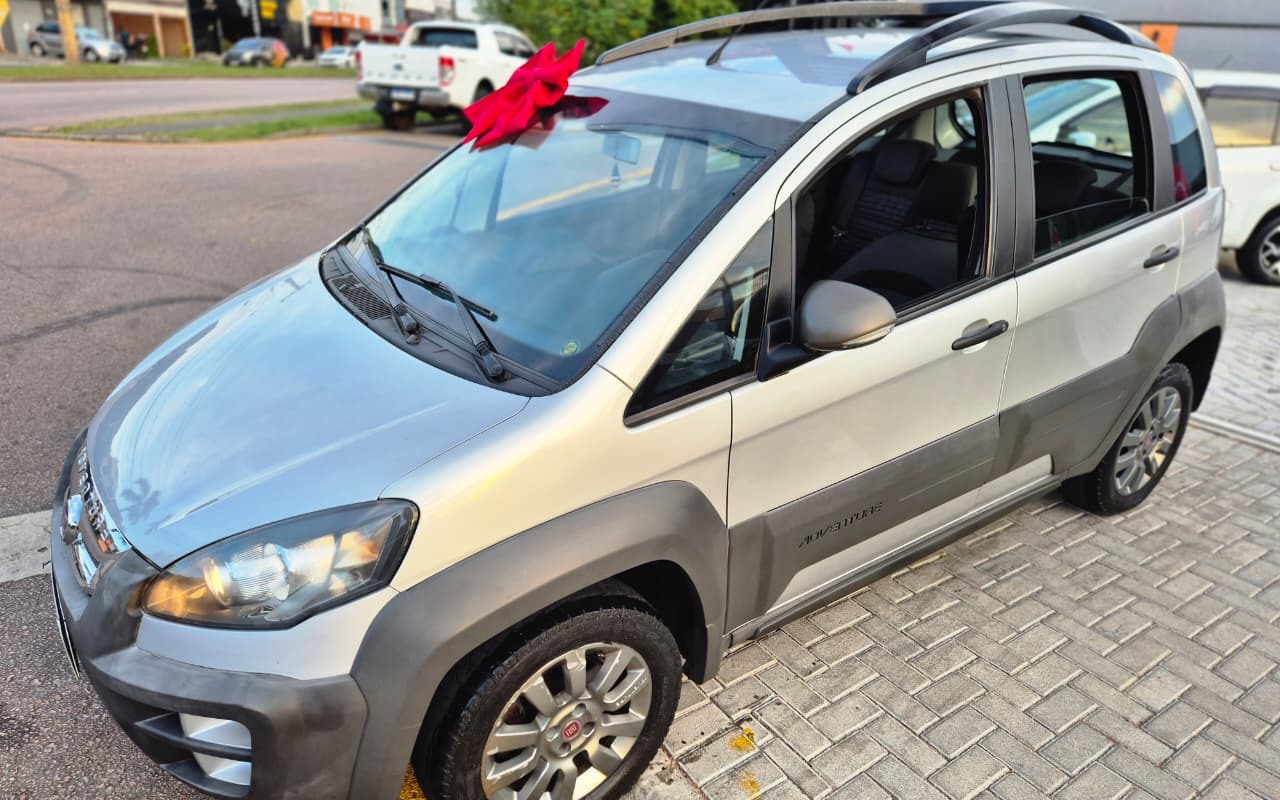 Fiat Idea Adv./ Adv.LOCK.Dualogic 1.8 Flex 5p na cor Prata em Curitiba / PR - 939076