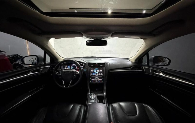 imagem-https://www.socarrao.com.br/sc-vehicle-images-prod/939078/1774025241308-7903632_7_B_9e2c6a77e8.jpeg