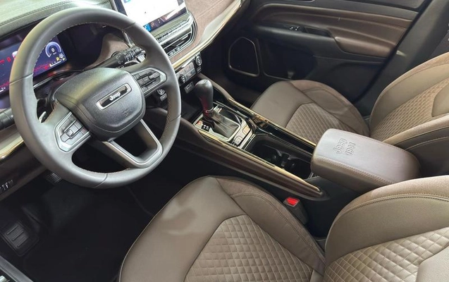 imagem-https://www.socarrao.com.br/sc-vehicle-images-prod/939189/1781124933315-7722286_12_B_64f35329f1.jpeg
