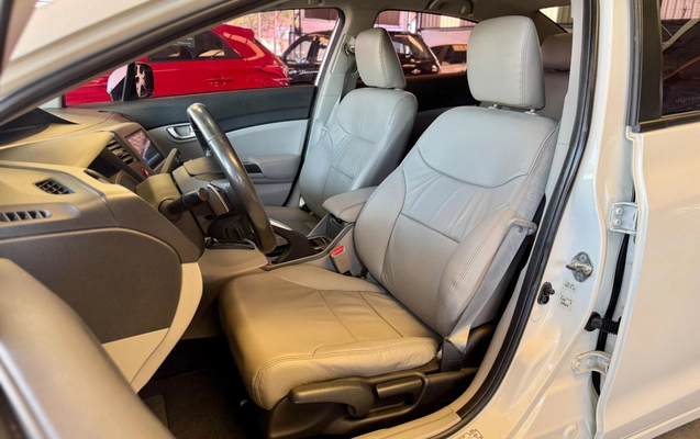 imagem-https://www.socarrao.com.br/sc-vehicle-images-prod/939316/1789159414745-272e5f5b96a64deab1fd5586471cf004_1773680196095.jpeg