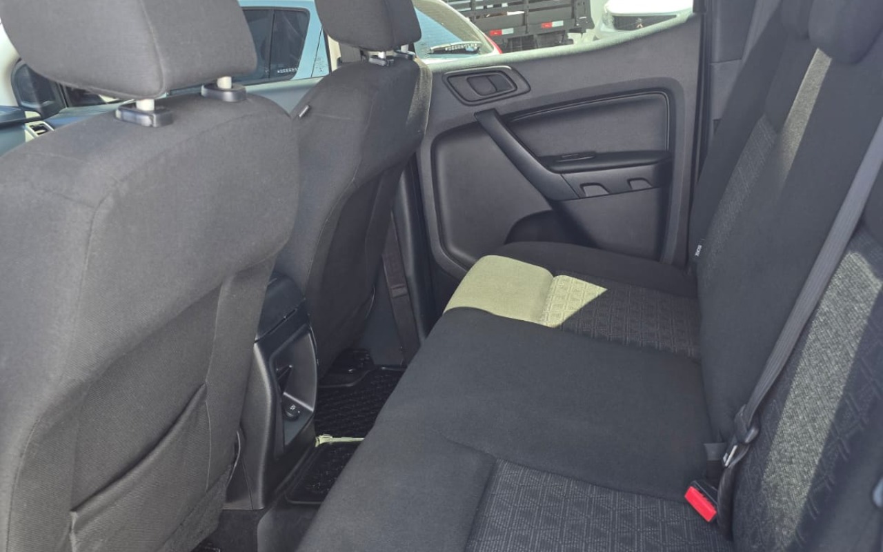 imagem-https://www.socarrao.com.br/sc-vehicle-images-prod/940040/1773789367235-V2hhdHNBcHAgSW1hZ2UgMjAyNi0wMy0xNyBhdCAxOS41My41NSAoMikuanBlZw.jpeg