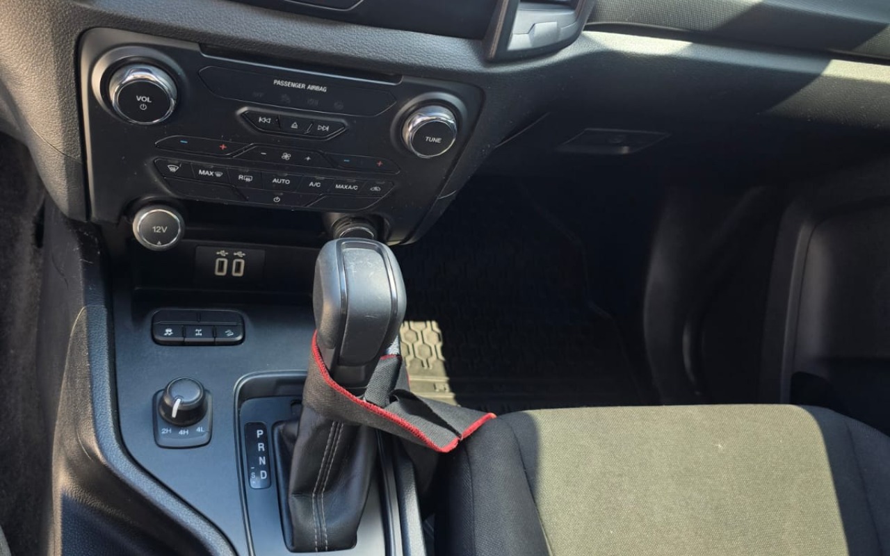 imagem-https://www.socarrao.com.br/sc-vehicle-images-prod/940040/1773789367281-V2hhdHNBcHAgSW1hZ2UgMjAyNi0wMy0xNyBhdCAxOS41My41NSAoNikuanBlZw.jpeg