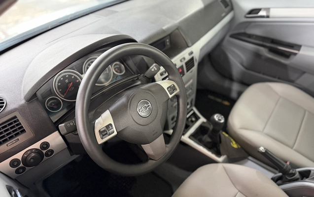 imagem-https://www.socarrao.com.br/sc-vehicle-images-prod/940286/1776733497335-100092a7-ee35-4705-a6da-8cb3966ab24b.jpg
