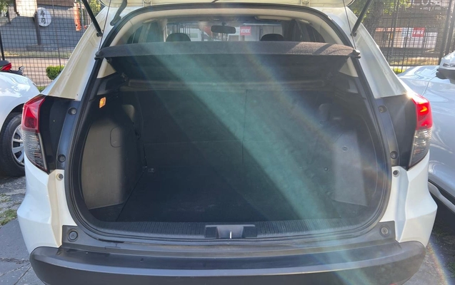 imagem-https://www.socarrao.com.br/sc-vehicle-images-prod/941422/1773842236856-V2hhdHNBcHAgSW1hZ2UgMjAyNi0wMy0xNyBhdCAyMC41MS41MCAoMSkuanBlZw.jpeg