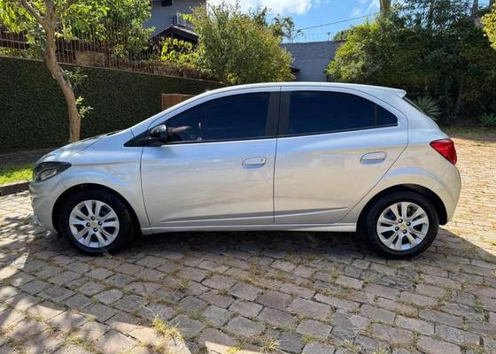 imagem-https://www.socarrao.com.br/sc-vehicle-images-prod/941958/1776166162795-chevrolet-onix-1.0-flex-lt-manual-wmimagem10113397283.jpg