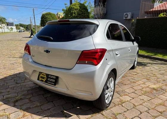 imagem-https://www.socarrao.com.br/sc-vehicle-images-prod/941958/1776166162798-chevrolet-onix-1.0-flex-lt-manual-wmimagem1011359022.jpg