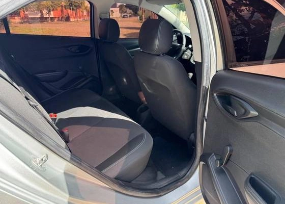 imagem-https://www.socarrao.com.br/sc-vehicle-images-prod/941958/1776166162811-chevrolet-onix-1.0-flex-lt-manual-wmimagem10114209687.jpg