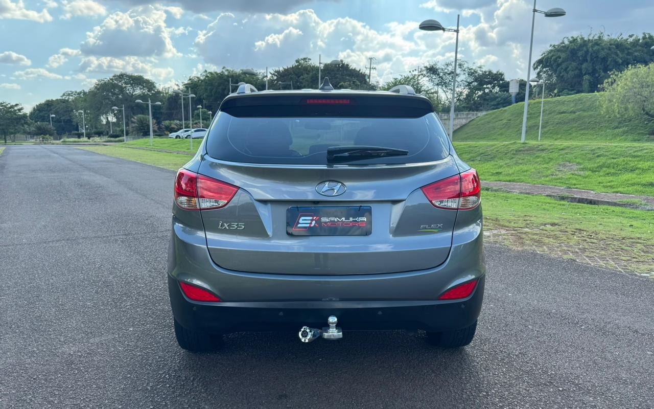 imagem-https://www.socarrao.com.br/sc-vehicle-images-prod/942449/1773860540799-V2hhdHNBcHAgSW1hZ2UgMjAyNi0wMy0xOCBhdCAxNS40Mi40NCAoMikuanBlZw.jpeg