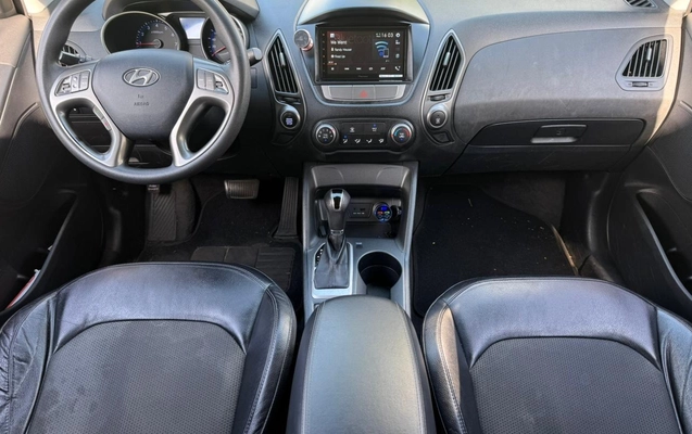 imagem-https://www.socarrao.com.br/sc-vehicle-images-prod/942449/1773860541208-V2hhdHNBcHAgSW1hZ2UgMjAyNi0wMy0xOCBhdCAxNS40Mi40NSAoMikuanBlZw.jpeg
