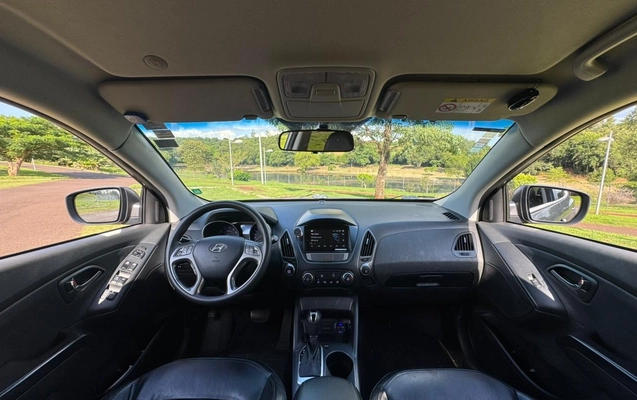 imagem-https://www.socarrao.com.br/sc-vehicle-images-prod/942449/1773860541309-V2hhdHNBcHAgSW1hZ2UgMjAyNi0wMy0xOCBhdCAxNS40Mi40NSAoMykuanBlZw.jpeg