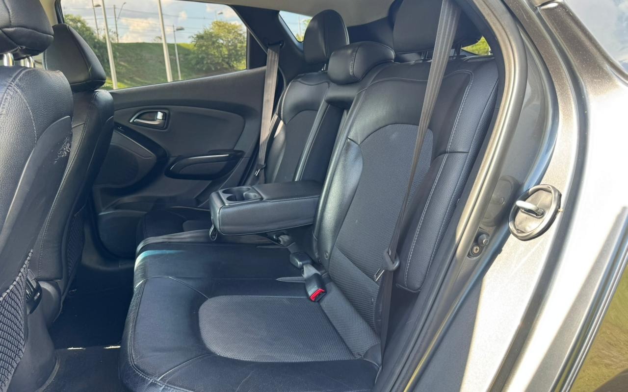 imagem-https://www.socarrao.com.br/sc-vehicle-images-prod/942449/1773860541420-V2hhdHNBcHAgSW1hZ2UgMjAyNi0wMy0xOCBhdCAxNS40Mi40NiAoMSkuanBlZw.jpeg