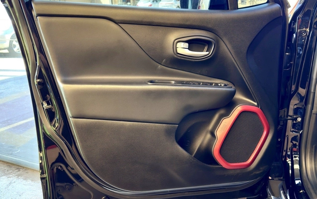 imagem-https://www.socarrao.com.br/sc-vehicle-images-prod/942482/1773860877038-6_035246.jpg