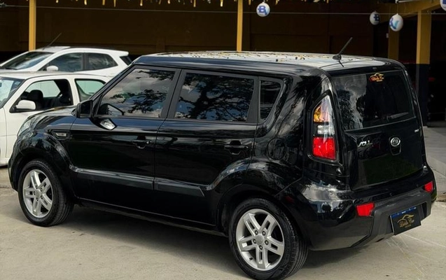 imagem-https://www.socarrao.com.br/sc-vehicle-images-prod/942498/1782611915505-7908734_0_B_1e60de7367.jpeg