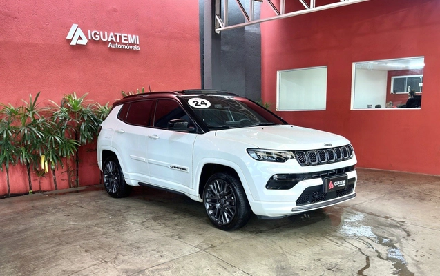 imagem-https://www.socarrao.com.br/sc-vehicle-images-prod/942551/1773861971661-3_053220.jpg