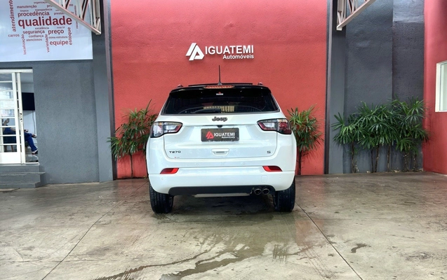 imagem-https://www.socarrao.com.br/sc-vehicle-images-prod/942551/1773861971666-20_053220.jpg